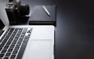 九游娱乐-维特尔献歌告别法拉利 获赠巨型分站冠军纪念奖杯