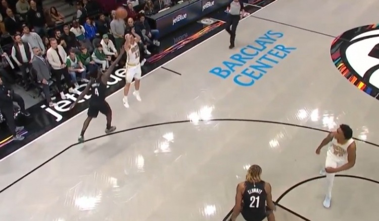 九游娱乐-续命！豪泽长甩&amp;威廉姆斯不停球传球 普理查德虚晃后仰三分命中